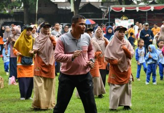 Komandan Kodim 0802/Ponorogo Letkol Inf Dwi Soerjono tadi pagi menghadiri kegiatan senam sehat dalam rangka memperingati Milad Yayasan Qurrata A'yun ke 25 tahun 2025, Sabtu (22/02/2025)
