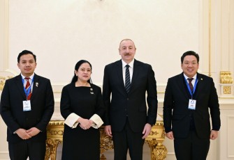 Ketua DPR RI Puan Maharani bertemu dengan Presiden Azerbaijan, Ilham Aliyev, dalam kunjungan kerjanya di Baku. Puan berada di Azerbaijan dalam rangka menghadiri Konferensi Tingkat Tinggi (KTT) ke-15 Asian Parliamentary Assembly (APA) atau forum Majelis Parlemen negara-negara Asia