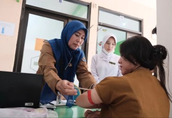 Ilustrasi pemeriksaan kesehatan gratis di hari ulang tahun yang dilaksanakan di Puskesmas Beji