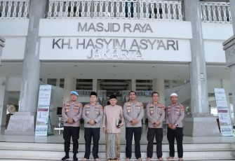 Kapolres Metro Jakbar Safari Ramadan ke Masjid KH Hasyim Asyari