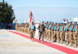 Satgas Kontingen Garuda TNI UNIFIL Terima Dua Medali Perdamaian