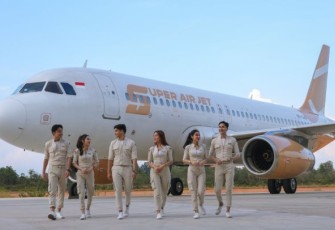 Ilustrasi armada dan crew Super Air Jet