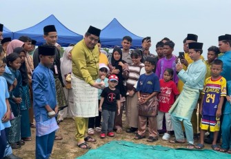 Bupati Bintan, Roby Kurniawan, bersama jajaran OPD, tokoh masyarakat, pemuda, serta para peserta Bintan Young Leaders Mengabdi yang berasal dari berbagai desa di Kabupaten Bintan