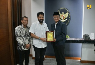 Menteri Dody Bertemu Gubernur Aceh Bahas Peningkatan Jaringan Irigasi Pertanian di Aceh