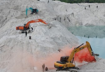 Lokasi tambang timah ilegal yang berhasil disita Satuan Tugas Penertiban Kawasan Hutan (Satgas PKH) di Kabupaten Bangka Tengah, Provinsi Kepulauan Bangka Belitung, Rabu (19/11/2025).
