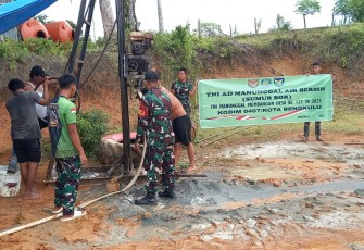 Tim Satgas TMMD 123 Kodim 0407/Kota Bengkulu Terus Pacu Pembuatan Sumur Bor