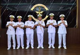  Panglima Kolinlamil Laksda TNI Hudiarto Krisno Utomo, PSC(j) M.A., M.M.S., CHRMP memimpin upacara serah terima jabatan Asisten Intelijen (Asintel) Pangkolinlamil dan Pengukuhan Jabatan Kadiskes Kolinlamil