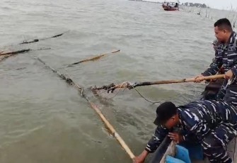 TNI AL Tuntaskan Pembongkaran Pagar Laut