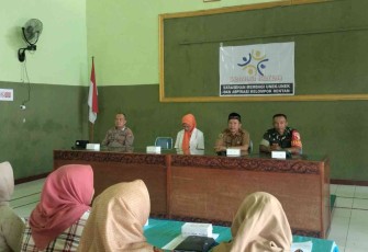 TNI-Polri dan Kelurahan Tamanan Bangun Jembatan Hati Lewat Sarasehan Kesehatan Gratis