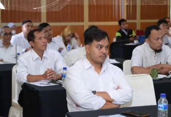 Caption : Para pengurus Koperasi Desa/Kelurahan Merah Putih (KDKMP) se-Kabupaten Karanganyar mengikuti Bimtek Manajemen Pengelolaan dan Penguatan Kapasitas Usaha, Selasa (27/1/2026).