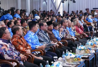 Menteri Ekonomi Kreatif, Teuku Riefky Harsya, menghadiri puncak peringatan Hari Pers Nasional 2026 (HPN) di Masjid Raya Al-Bantani, Serang, Banten, Senin (9/2/2026).