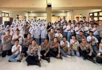 Foto bersama Mahasiswa STIK Angkatan 83