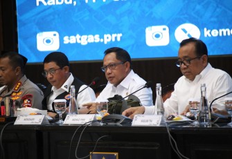 Kasatgas PRR Tito saat Konferensi Pers Percepatan Rehabilitasi dan Rekonstruksi Pascabencana Wilayah Sumatera di Gedung Sasana Bhakti Praja, Kantor Pusat Kementerian Dalam Negeri (Kemendagri), Jakarta, Rabu (11/2/2026).