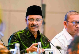 Mensos Gus Ipul saat Rapat Sinkronisasi Pelaksanaan Program Tahun Anggaran 2026 dan Rencana Tahun Anggaran 2027 yang dirangkaikan dengan Penandatanganan Perjanjian Kerja dan Pakta Integritas Tahun 2026 di Hotel Fairfield Bekasi, Jawa Barat, Selasa (10/2/2026).