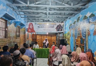 Ketua Fraksi PKS DPRD Provinsi Jawa Timur, Lilik Hendarwati saat menggelar reses di wilayah Banjar Sugihan, Surabaya, Rabu (11/2/2026) malam.
