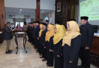 Pelantikan Pengurus ICMI Kabupaten Karanganyar periode 2026–2031, di Ruang Rapat Paripurna DPRD Kabupaten Karanganyar, Minggu (15/2/2026).