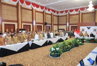Bupati Roby saat Rakor Bersama Mendagri