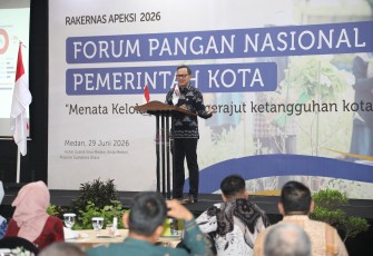 Wamendagri Bima Arya dalam Forum Pangan Nasional Pemerintah Kota 2026 yang diselenggarakan di Hotel Grand Inna, Kota Medan, Sumatera Utara, Senin (29/6/2026).