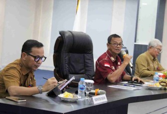 Wawako Raja Ariza saat Pimpin Rakor Monitoring dan Evaluasi PAD