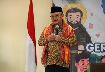 Menteri Pendidikan Dasar dan Menengah (Mendikdasmen), Abdul Mu'ti, saat menghadiri pelaksanaan MPLS di Sekolah Santo Fransiskus, Jakarta, Rabu (15/7)