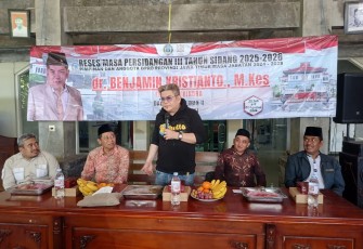 Anggota DPRD Jawa Timur dr. Benjamin Kristianto saat menggelar kegiatan reses di Balai Desa Bogem Pinggir, Kecamatan Balongbendo, Sidoarjo, Minggu (26/7/2026). 