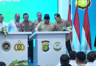 Presiden RI Prabowo Subianto meresmikan gudang ketahanan pangan milik Polri di seluruh Indonesia, Jumat (13/2/26)