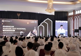 Wakil Ketua DPR RI Abdul Wachid saat memberikan sambutan dalam acara Manasik Haji Nasional di asrama haji Pondok Gede, Rabu (11/2)