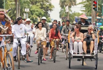 Belajar dari Indonesia: Ketika Sebuah Negeri Mengubah Cara Pandang Hidup