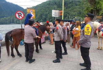 Patroli di lokasi wisata Telaga Sarangan 