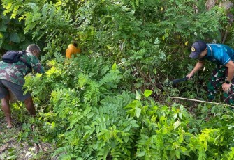 Bersihkan lingkungan di perbatasan 