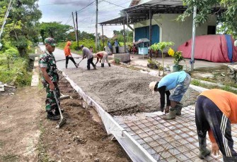 Pengecoran jalan desa 
