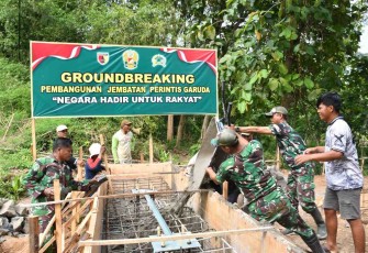 Pembangunan jembatan perintis di wilayah Ponorogo 