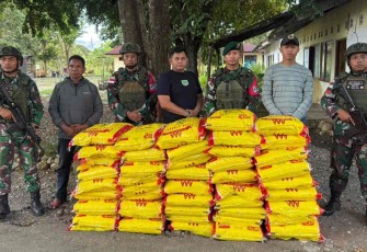 Satgas Yonarmed 12 Kostrad gagalkan beras selundupan di perbatasan 