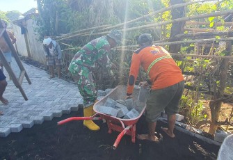 Pengerjaan paving Dusun Klagin