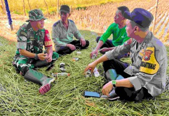 Komsos bersama warga desa binaan