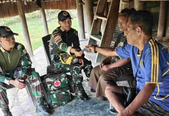 Pelayanan kesehatan satgas Yonarmed 12 Kostrad