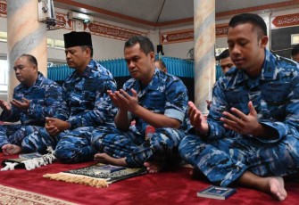 Doa bersama prajurit Lanud Husein Sastranegara Bandung