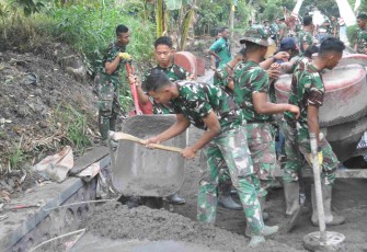 Pengecoran jalan dusun Lembenah