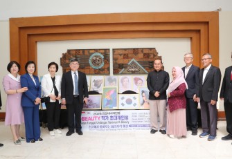 Foto bersama usai  Seminar Internasional bertema “The Integration of Artificial Intelligence (AI) in TVET and Future Strategies”.