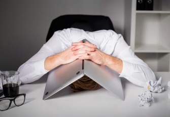 Financial Burnout: Saat Capek Cari Uang Tapi Saldo Tabungan Tidak Bertambah