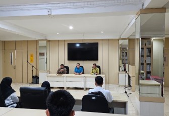 Rapat pengadaan jasa outsourcing PT Padang