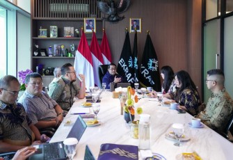 Menteri Ekonomi Kreatif, Teuku Riefky Harsya, menerima audiensi dari audiensi dengan East Ventures di Kantor Kementerian Ekraf, Jakarta, Jumat (9/1/2025).
