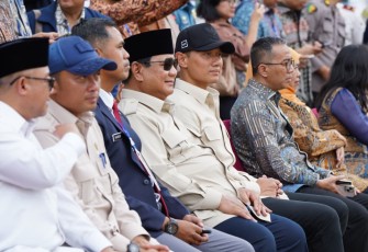 Menteri Koordinator Infrastruktur dan Pembangunan Kewilayahan Agus Harimurti Yudhoyono (AHY) memberikan motivasi singkat kepada para taruna dan taruni SMA Taruna Nusantara, Selasa (13/1/2026)