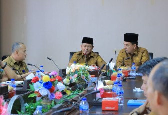 Bupati Welly juga meminta jajarannya untuk memfasilitasi kebutuhan administrasi dan teknis yang bersentuhan langsung dengan Pemkab Pasaman