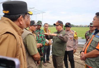 Kepala BNPB Pantau Huntara dan Salurkan Bantuan di Aceh