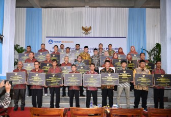 Wamen Atip Resmikan Hasil Revitalisasi 28 Satuan Pendidikan SMA se-Provinsi Daerah Istimewa Yogyakarta