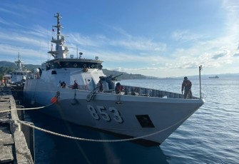 KRI Tatihu-853 saat sandar di Dermaga Ksatriaan Tawiri 