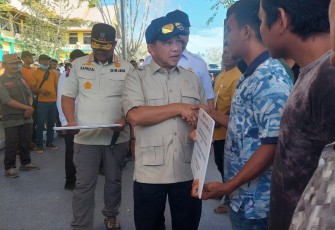 Wagub Aceh dan Mendagri Serahkan Bantuan Rumah Rusak Bencana di Aceh Tamiang