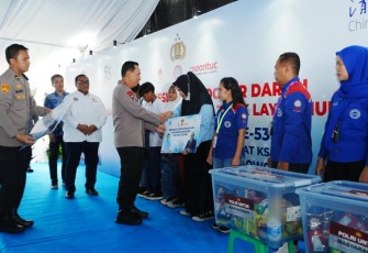 Kapolri Jenderal Listyo Sigit Prabowo menghadiri perayaan Hari Ulang Tahun (HUT) ke-53 Konfederasi Serikat Pekerja Seluruh Indonesia (KSPSI) di Lapangan PT. Victory Ching Luh Indonesia, Tangerang, Banten, Senin (16/2/2026)
