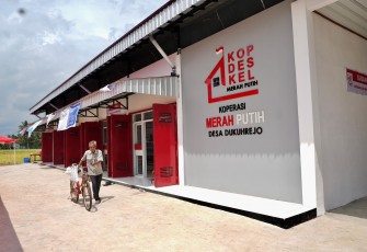 Gedung Kopdes Merah Putih 